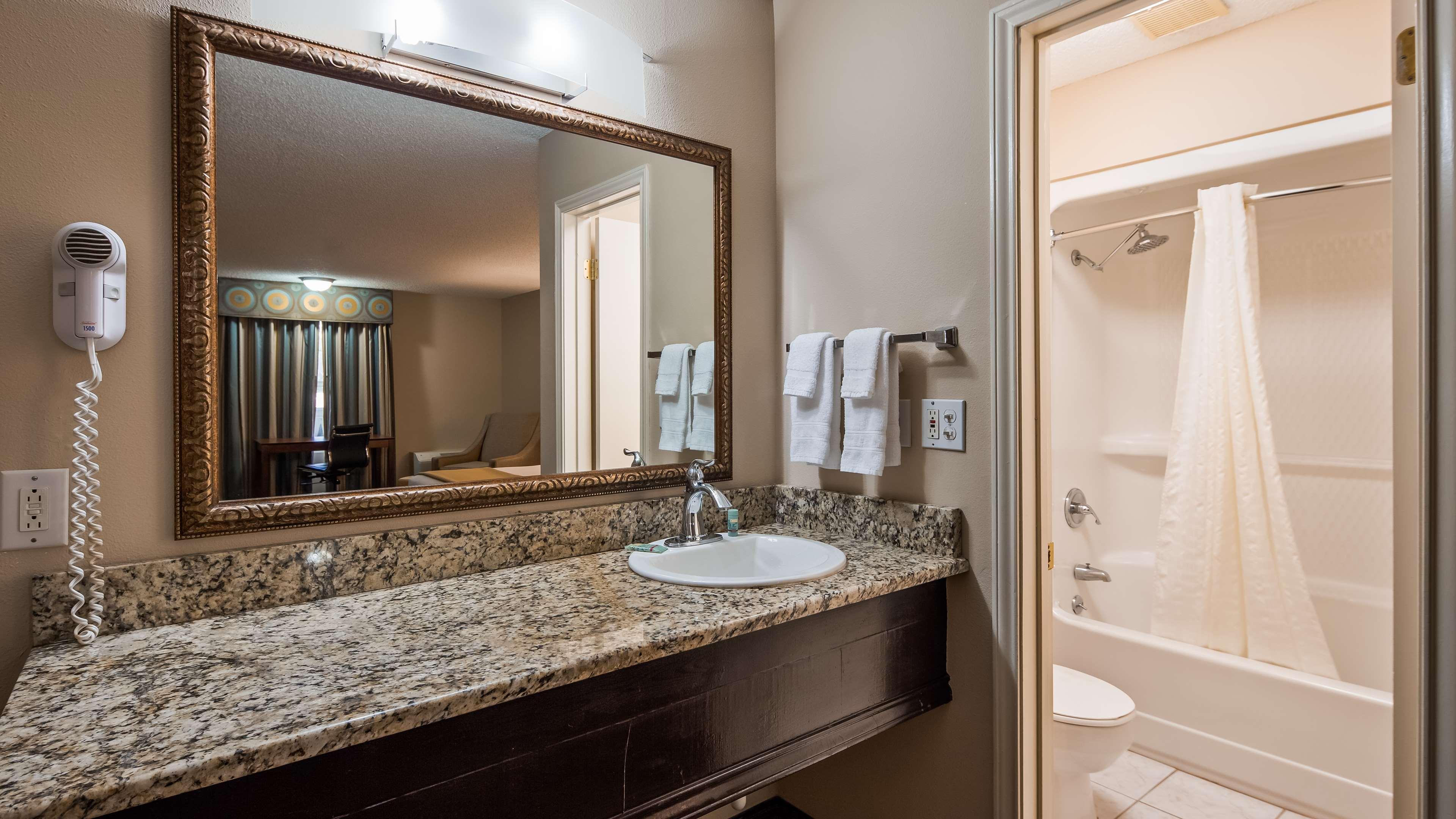 Best Western Sunday House Inn Кервилл Экстерьер фото