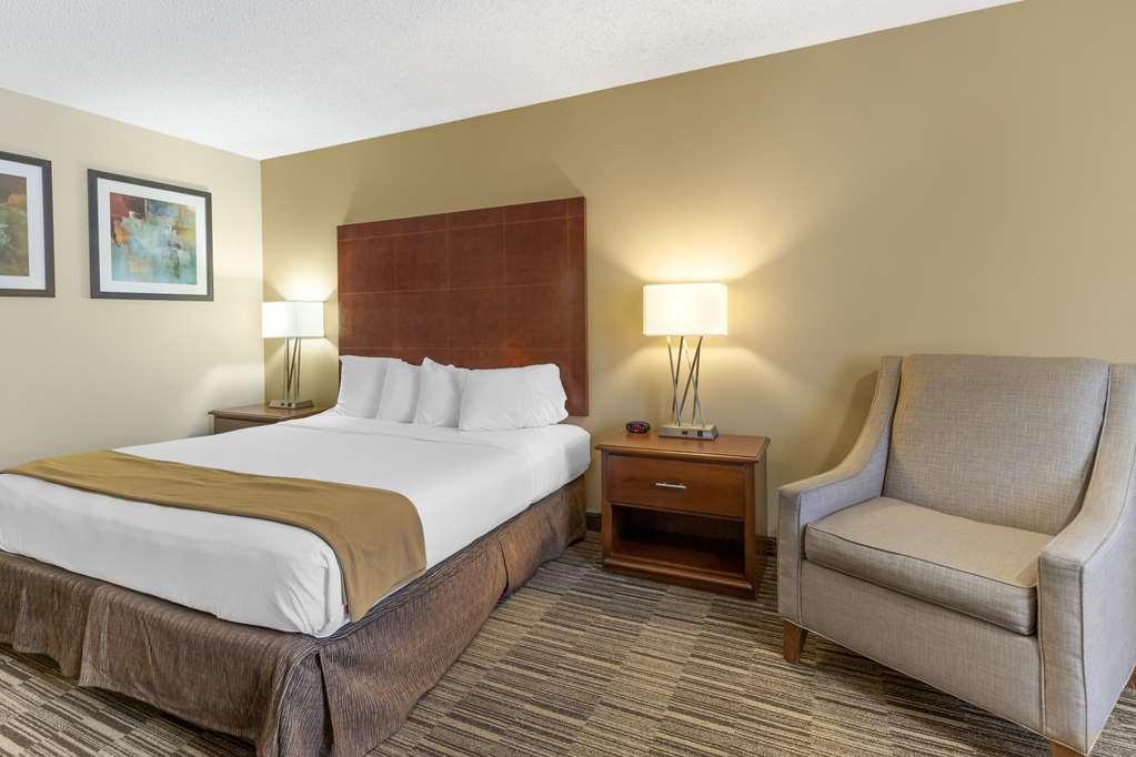 Best Western Sunday House Inn Кервилл Номер фото