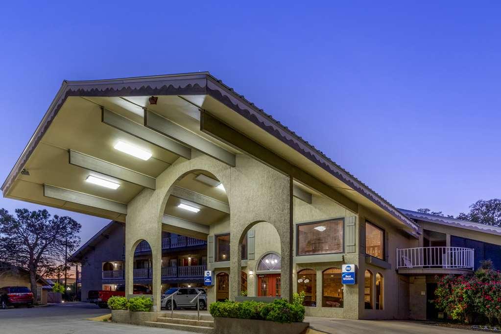 Best Western Sunday House Inn Кервилл Экстерьер фото
