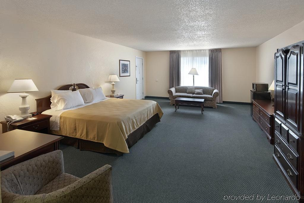 Best Western Sunday House Inn Кервилл Номер фото