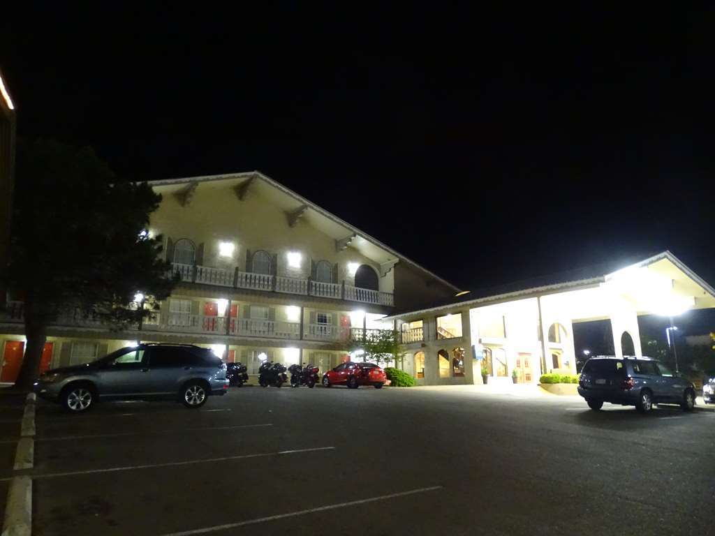 Best Western Sunday House Inn Кервилл Экстерьер фото